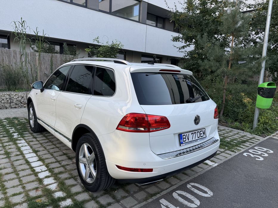 VW Touareg R-Line 3.0 TDI V6 • 4Motion • Suspensie Pneumatică • Full Option