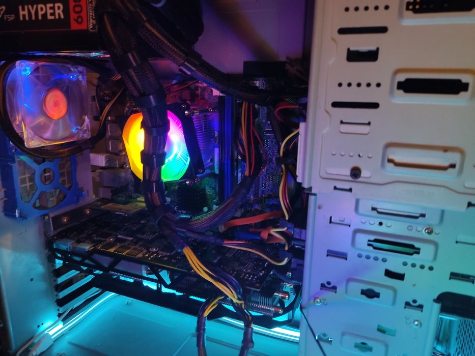 Компютър за играи МОЖЕ И НА ЧАСТИ