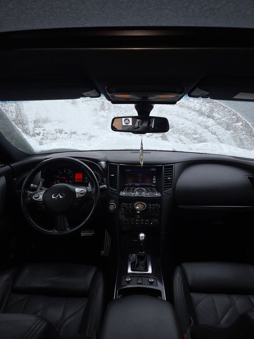 Infiniti FX30  S , 3.0d / Schimb cu Logan