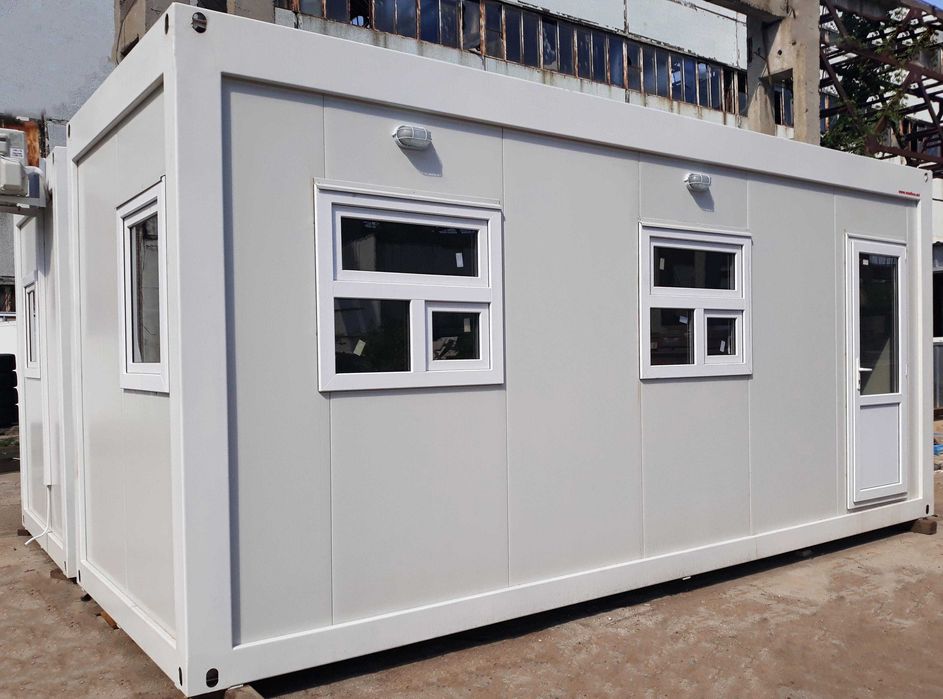 Casa Modulara, Garaje Auto si Containere stil birou din structura metalica si panou sandwich termoizolant