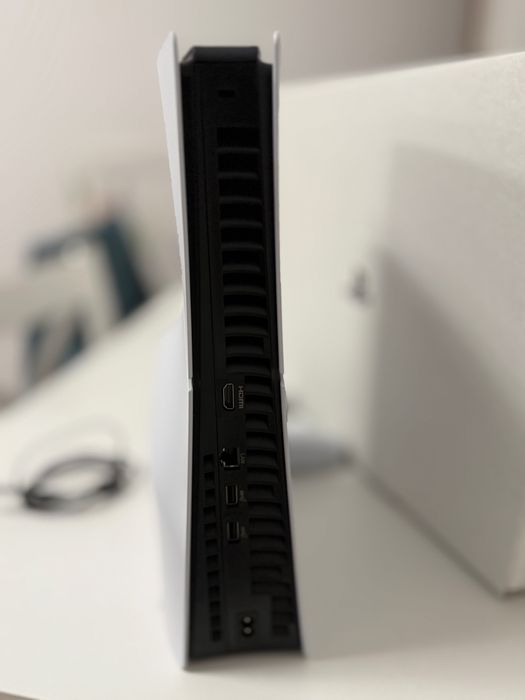 PlayStation 5 1TB в отлично състояние !