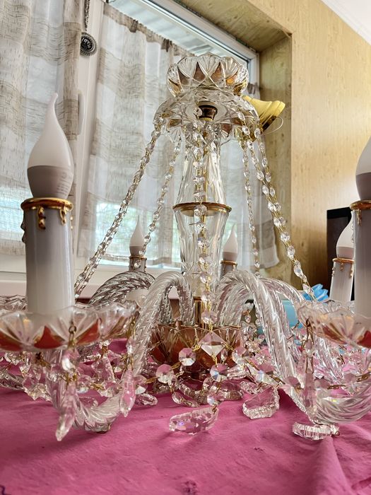 Продается люстра