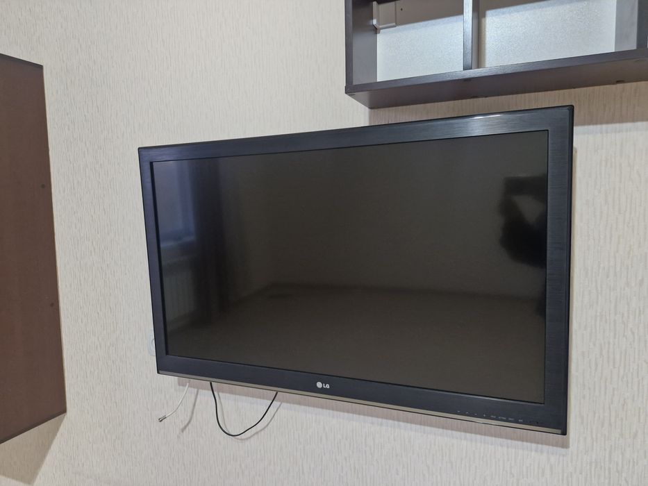 Телевизор.    LG