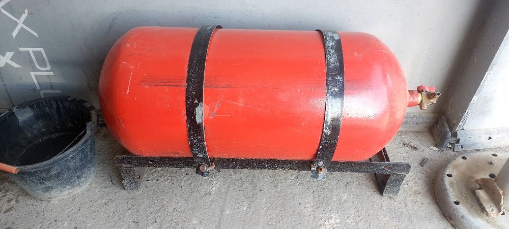 Metan gaz balon 90L 65 talik sotiladi.