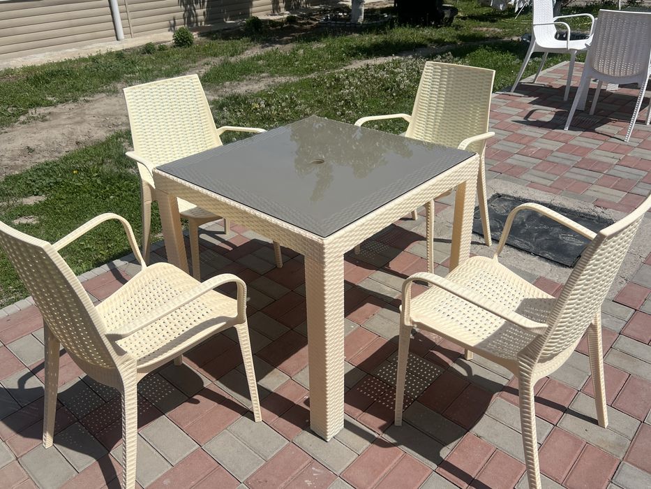 Столы стулья Под Ротанг