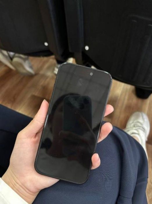 Продам айфон 15 на 128 гб