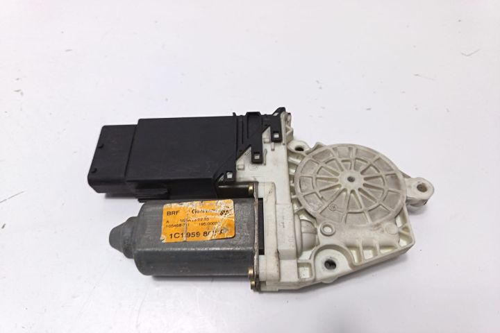 Motoras geam dreapta fata 1C1959802A Volkswagen VW Golf a 4-a generat
