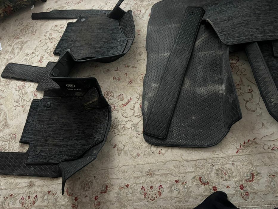 Чехлы полики 3D тоета естима