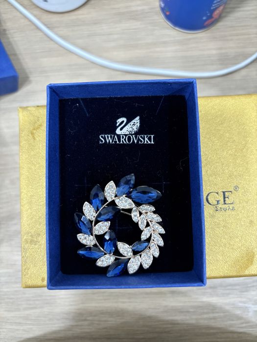 Брошь SWAROVSKI подарок сваровски
