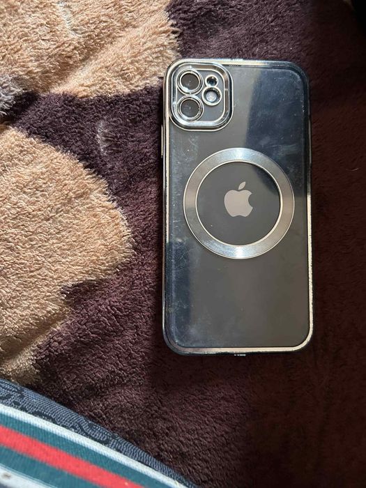 Vând iPhone 11 Sau schimb