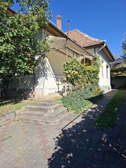 Casa 3 camere in zona linistita