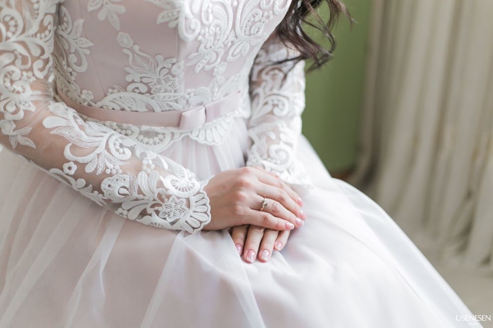 Платье нежно-розовое