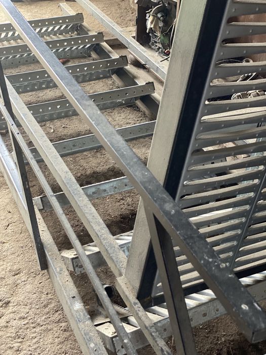 scara metalica exterioara