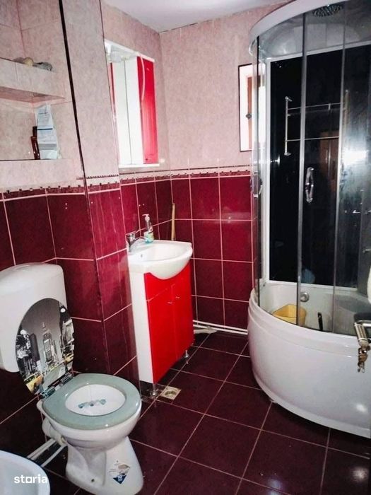 De vanzare apartament cu 2 camere și balcon, 82 mp, zona Roman Voda