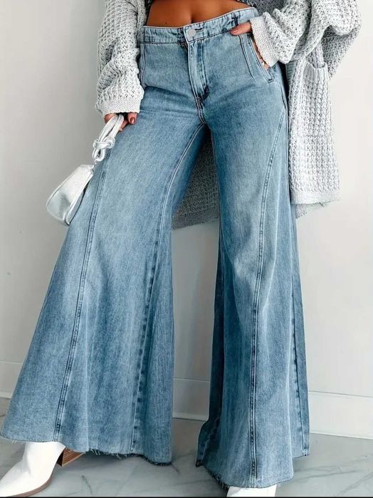 Blugi evazati clopot