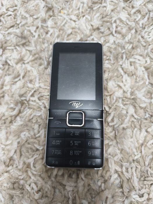 Knopochni telefon