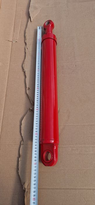Cilindru hidraulic 65 cm lungime deschide 40 cm tija 35 mm grosime bol