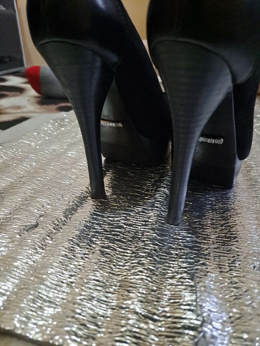 Туфли на высоком каблуке