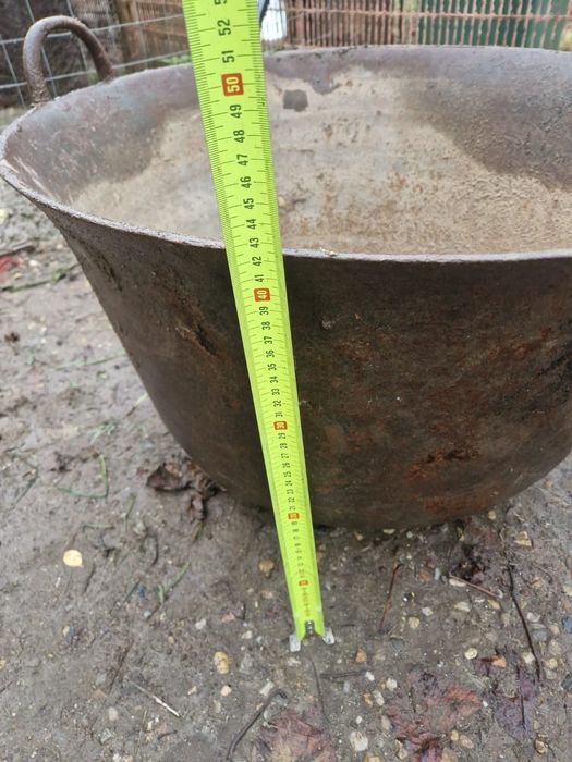 Vând căldare,ceaun ,tuci ,fonta