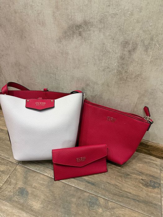 Двулицева чанта Guess