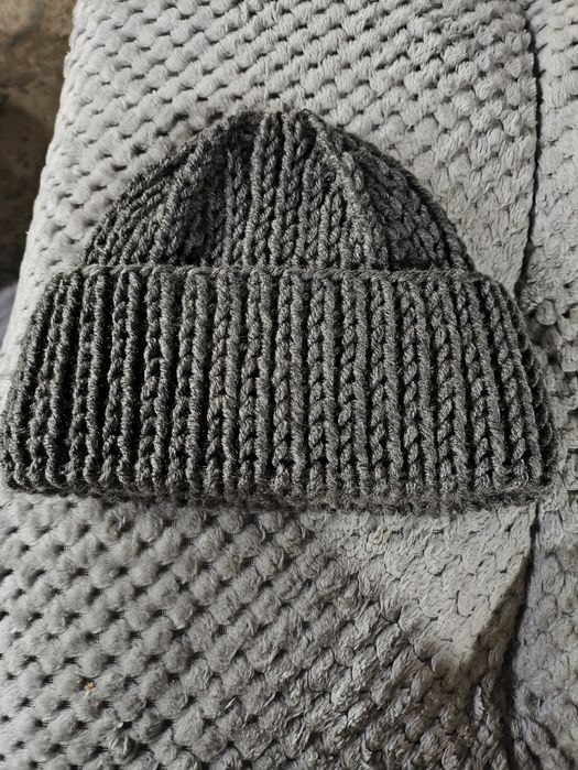 Продам шапку женскую.