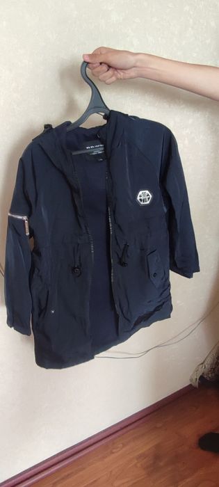 продам детские куртки