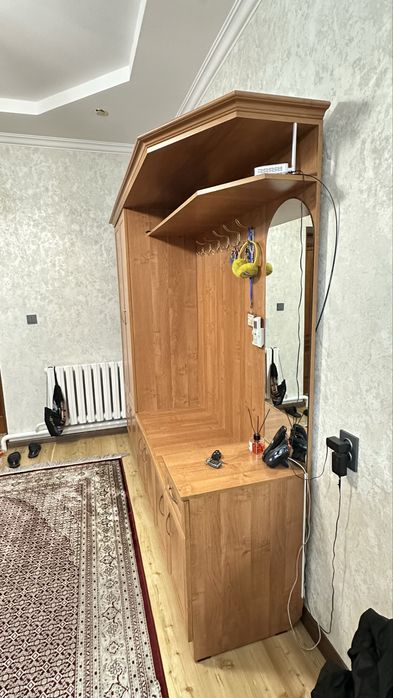 Продам шкаф для прихожой