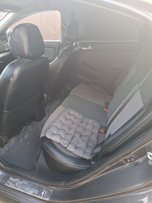 Hyundai accent 2012