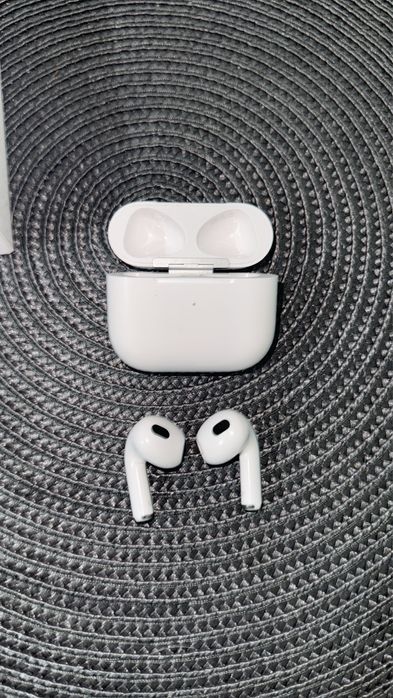 Vand Casti AirPods 3
