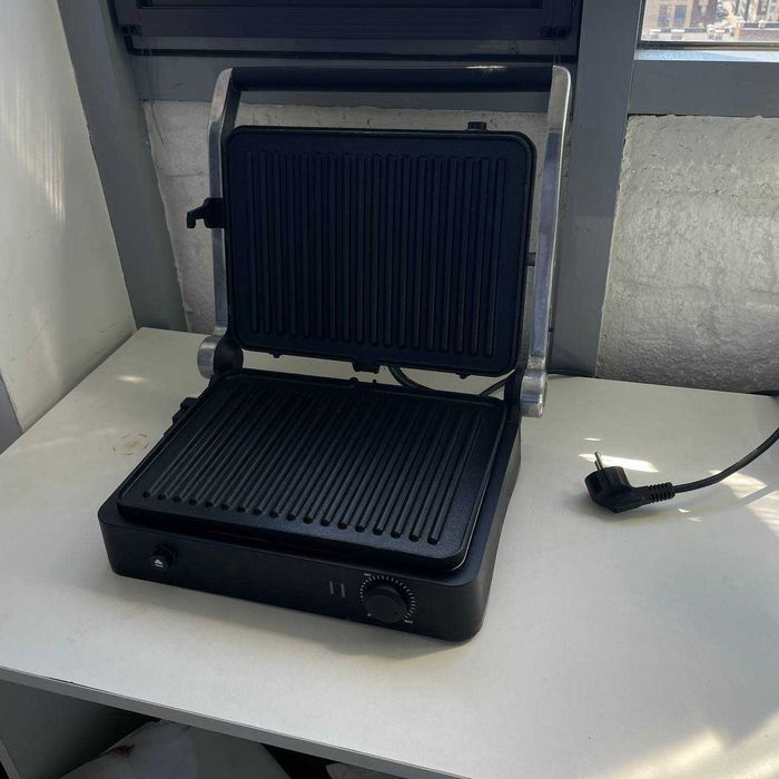 Электрогриль DEXP GRL-G2000BR 2000 Вт, съемные панели