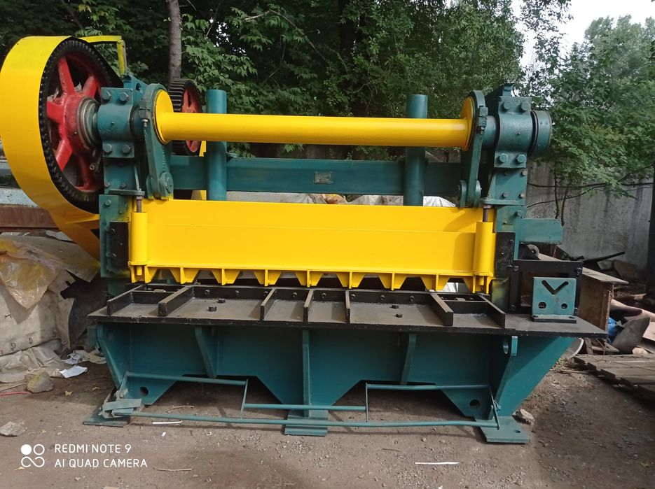 Гильотина Токарный станок резьбанакатной  станоки Вальцы  Алматы