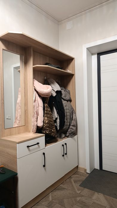 Прихожая вешалка шкаф