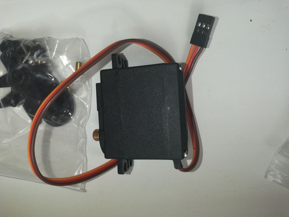 Servo motor MG996R navomodel pescuit