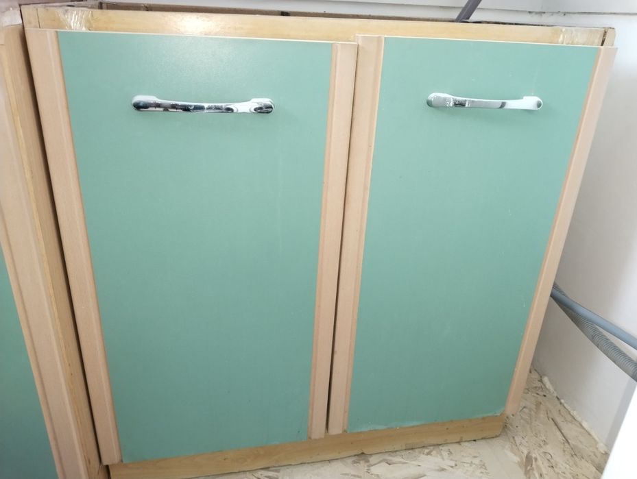 Продам недорого кухонный гарнитур