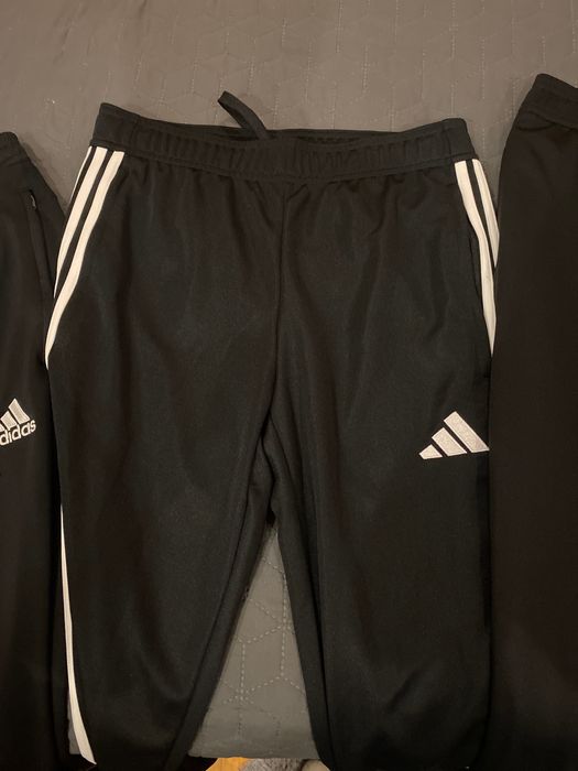 4 долнища ADIDAS по 20 € на долнище