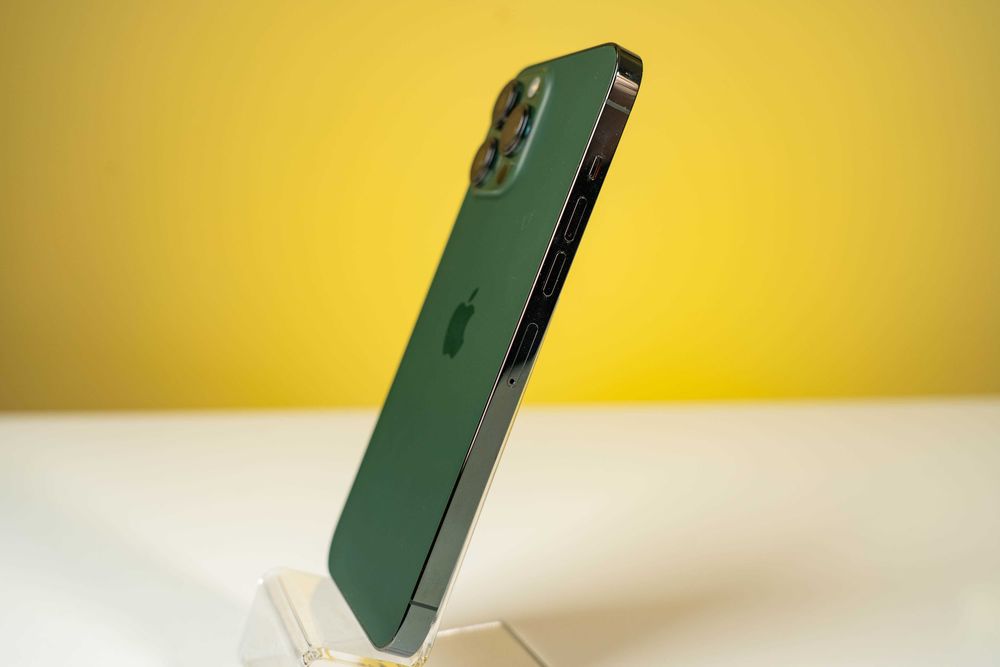 iPhone 13 Pro Max 256GB / Като нов / Пълен комплект