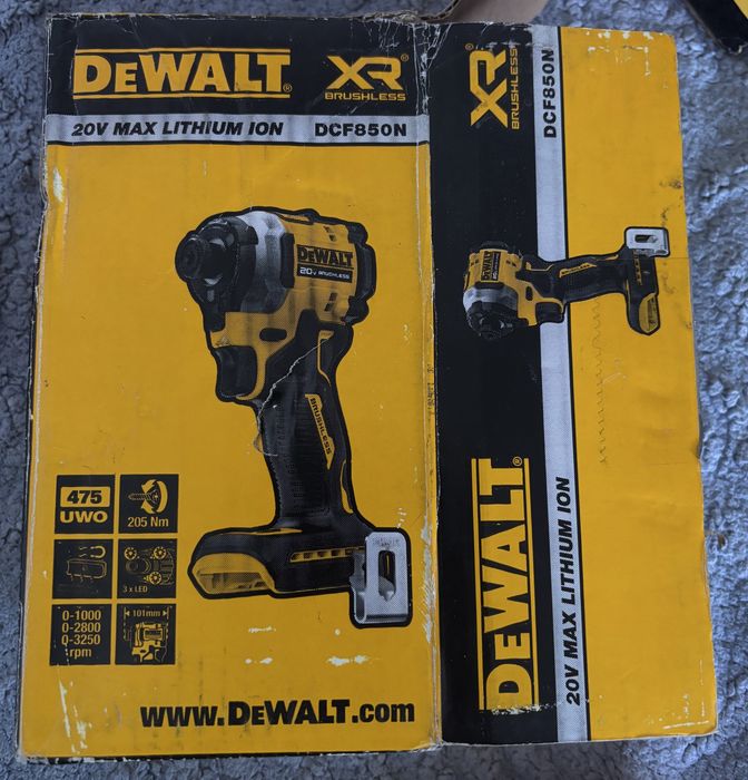 Шуруповерт DeWalt