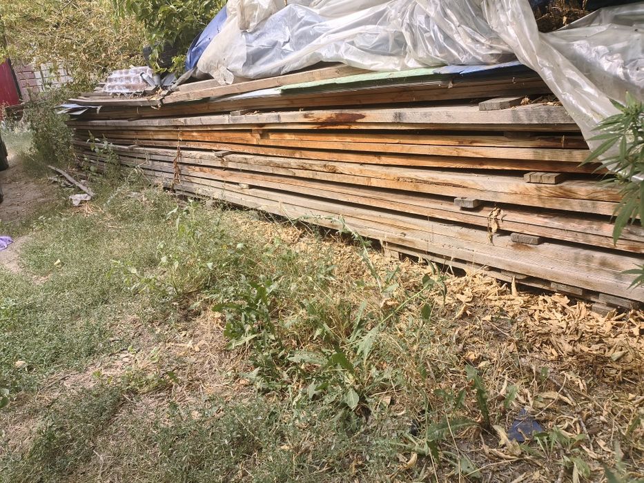 Продам лес с металошифером