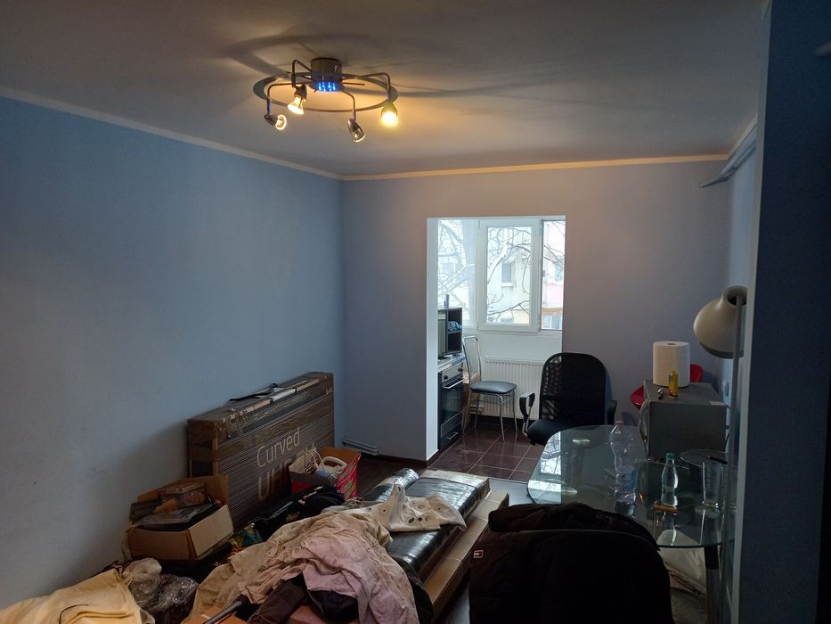 Vând apartament decomandat  Bârlad