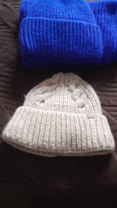 Продам женские шапки