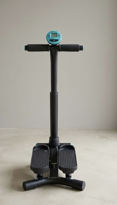 Vând aparate fitness: stepper și bicicletă fitness