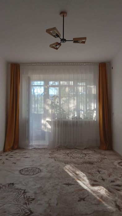 Продам 2х ком.2этаж,центр