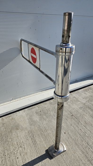 Poarta acces supermarket