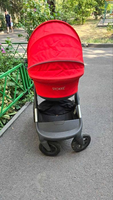 Коляска Stokke Trailz (красная в горошек)