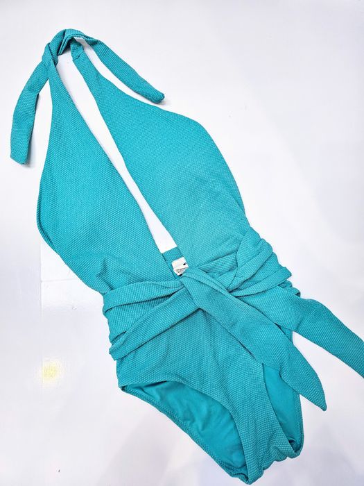 Нови бански, XS и S размер