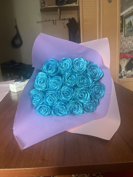 Букет из атласных роз