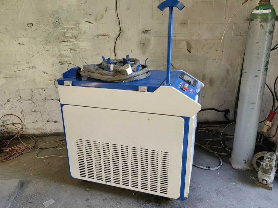 Лазер за почистване на метал и камък