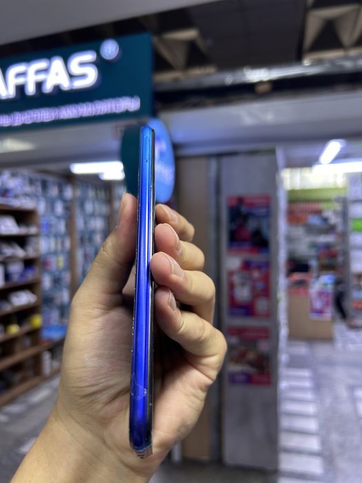 Vivo y20 64 gb.