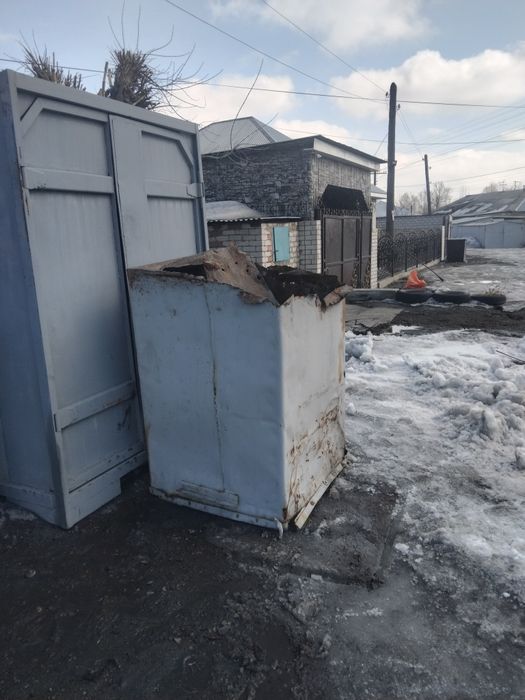 Мусорный бак продам