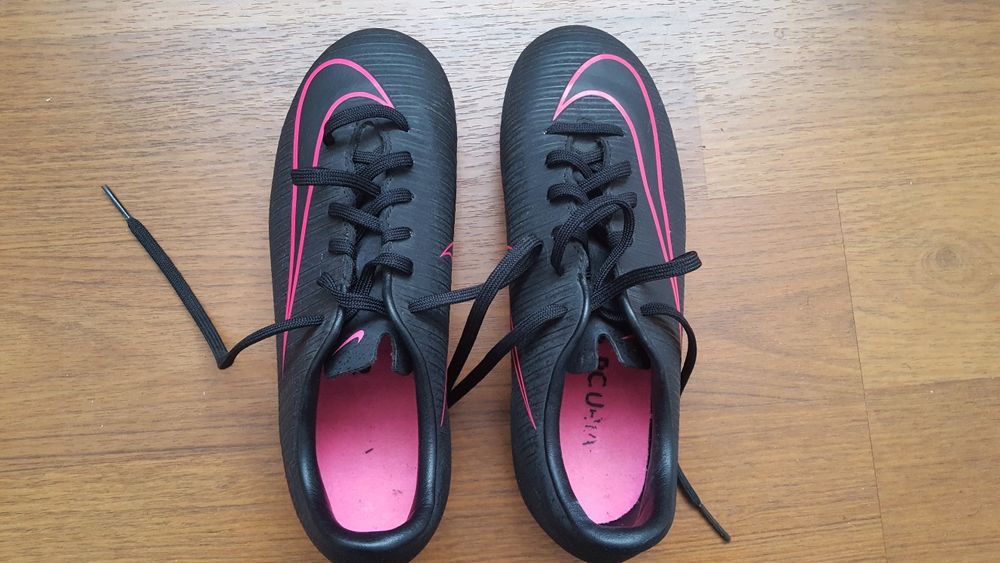 Ghete fotbal copii Nike mercurial
